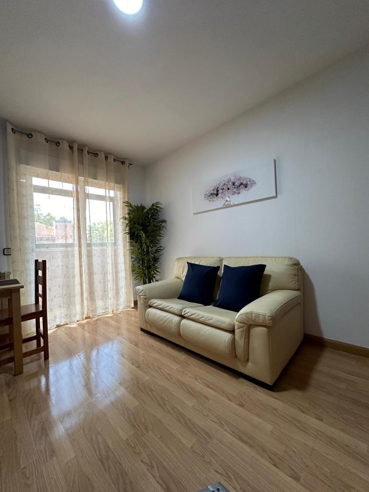 Cruz25 Appartement Alcalá de Henares Buitenkant foto